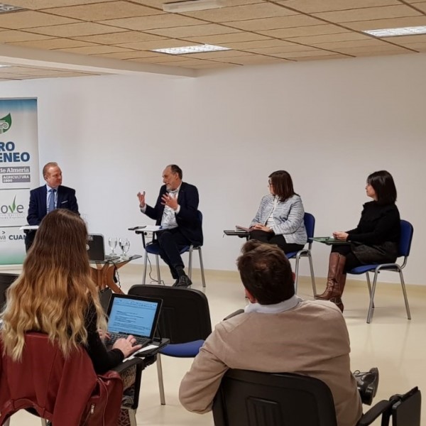 Seipasa analiza el futuro de la política europea en Almería