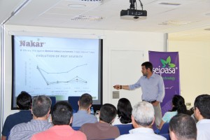 Xavier Nácher, director del Departamento Técnico de Seipasa, en las Jornadas de Tecnova sobre mosca blanca